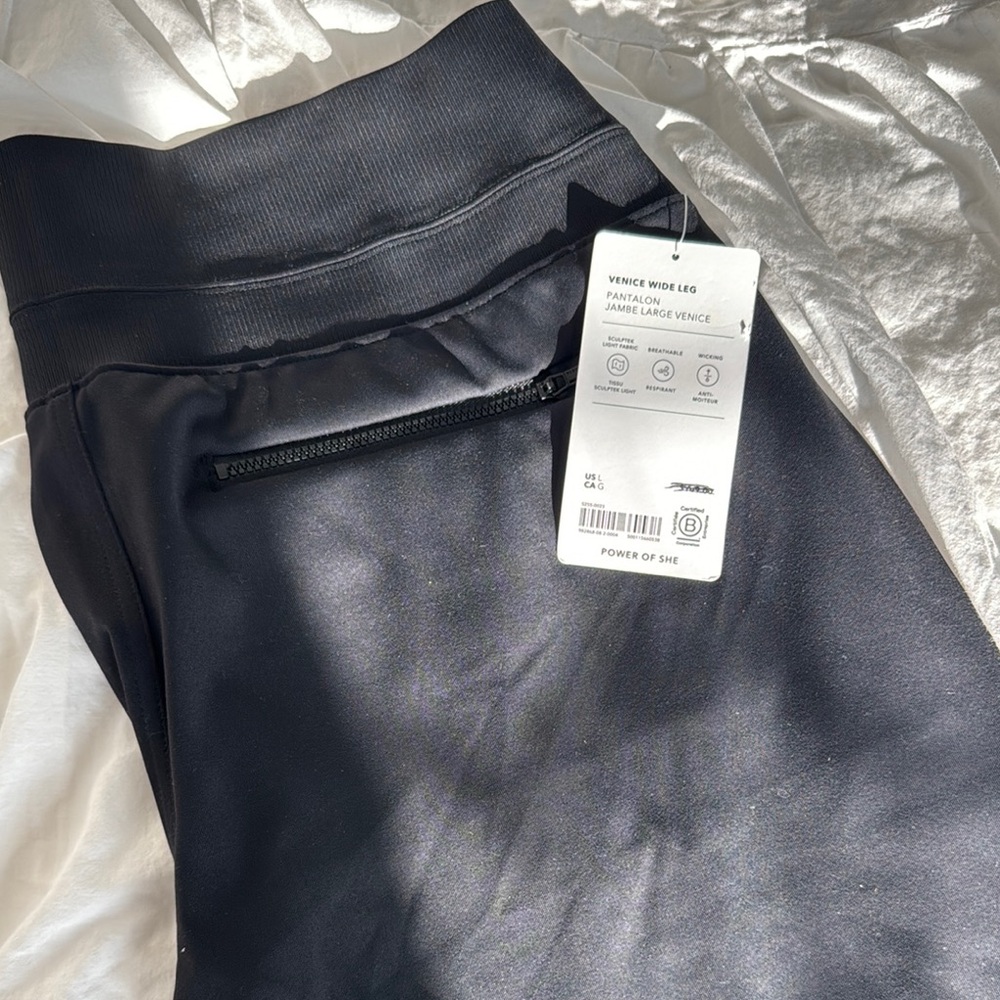 Athleta Venice Wide Leg Pants with Zipper Pocket- black
